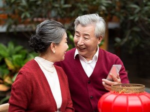 chinese 农村老年夫妇的幸福生活，离不开这款产品